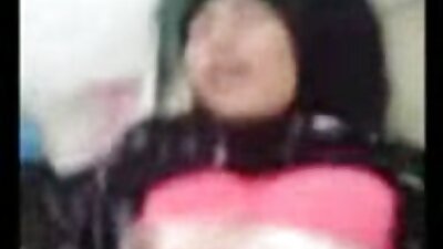Kåt brunett vet väl alla de smutsigaste hemligheterna med intimitet